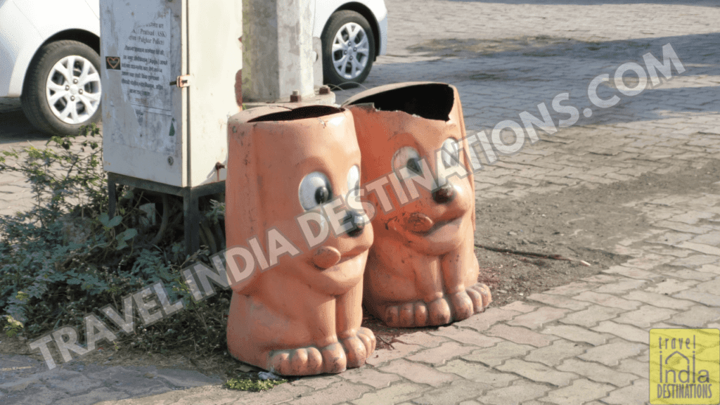 Dustbins are provided by the park authorities at the entrance of the Suruchi Beach.