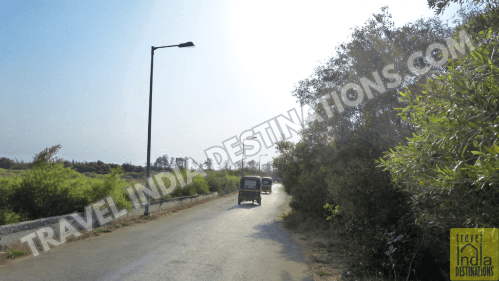 The main narrow road that connects Paar Naka bus stop to the Suruchi Beach.