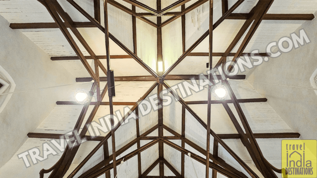 The crossing roof construction