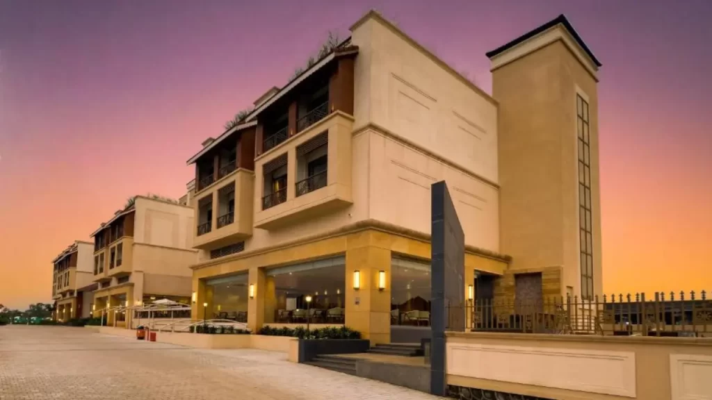 The Fern Ecotel Hotel Lonavala – eco-friendly hotel with pool and mountain view rooms ideal for winter holidays.