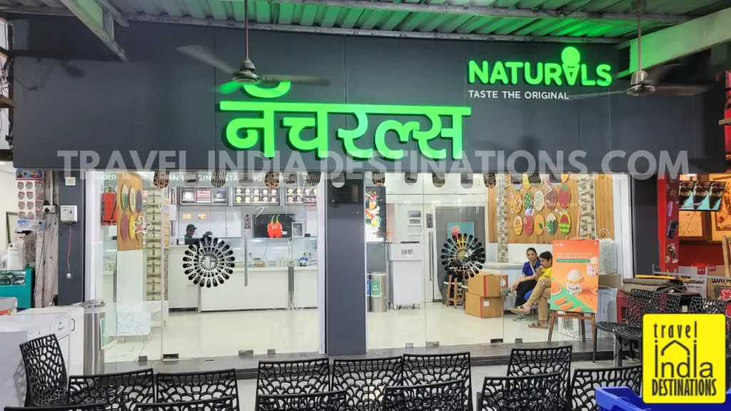 Exterior shot of Naturals Ice Cream store in Vasai serving one of the best fresh fruit ice creams in Mumbai.