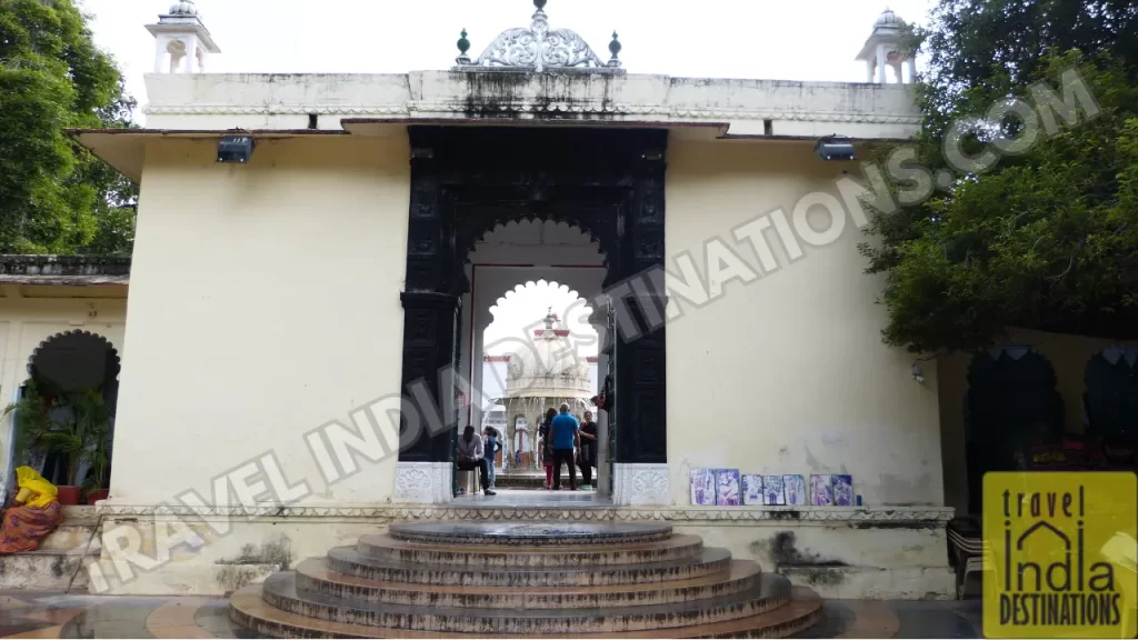 one of the entrances at saheliyon ki bari