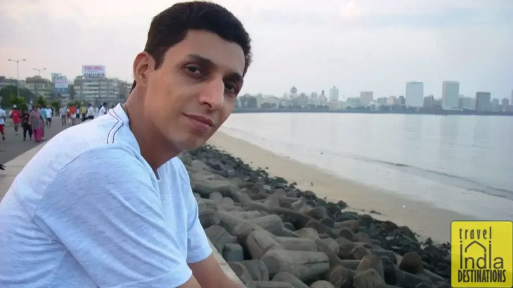 sharukh bamboat at marine drive one of the best places to hangout early morning
