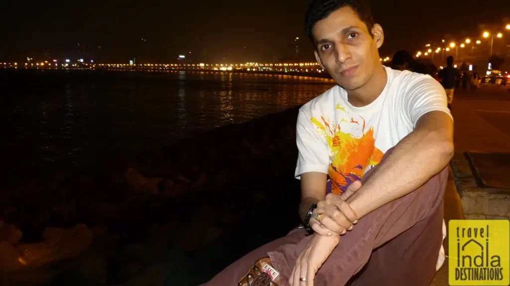 Having a great evening at Marine Drive in Mumbai with Queen's Necklace in the background.