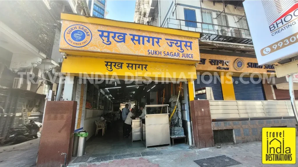 Exterior shot of Sukh Sagar Juice at Chowpatty offering one of the best quality juices in Mumbai.
