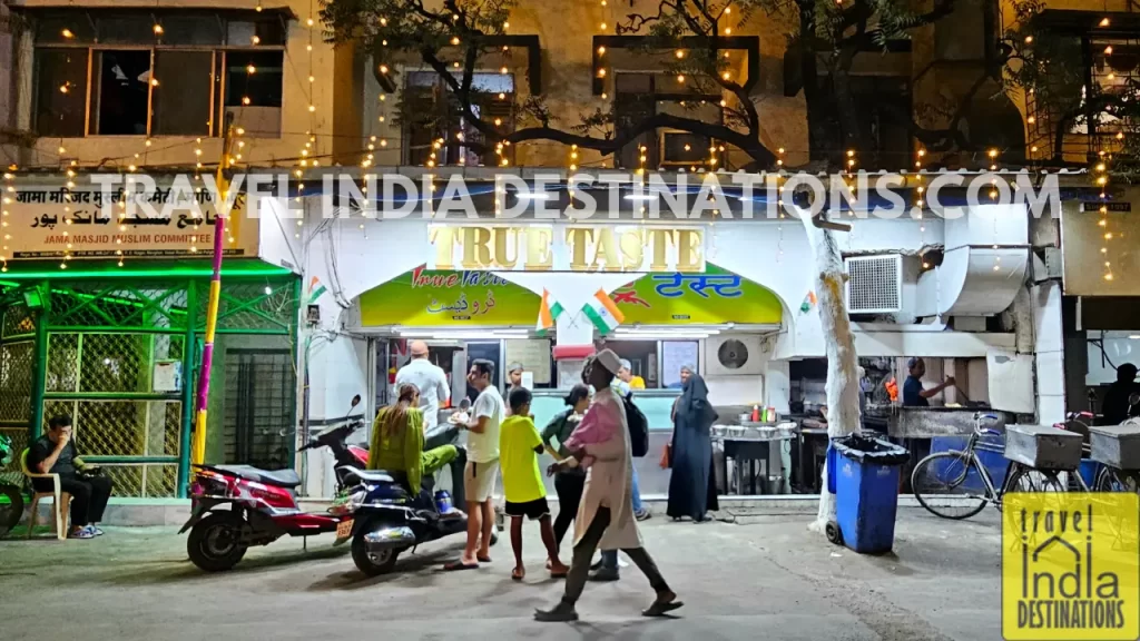 A shot of True Taste eatery in Vasai East offering delicious shawarma and Mughlai cuisine ideal for iftar in the month of Ramadan.